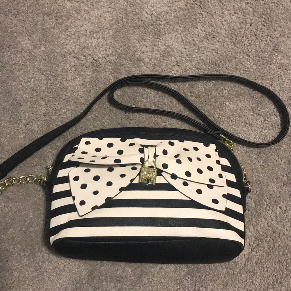 WOMENS PURSE
